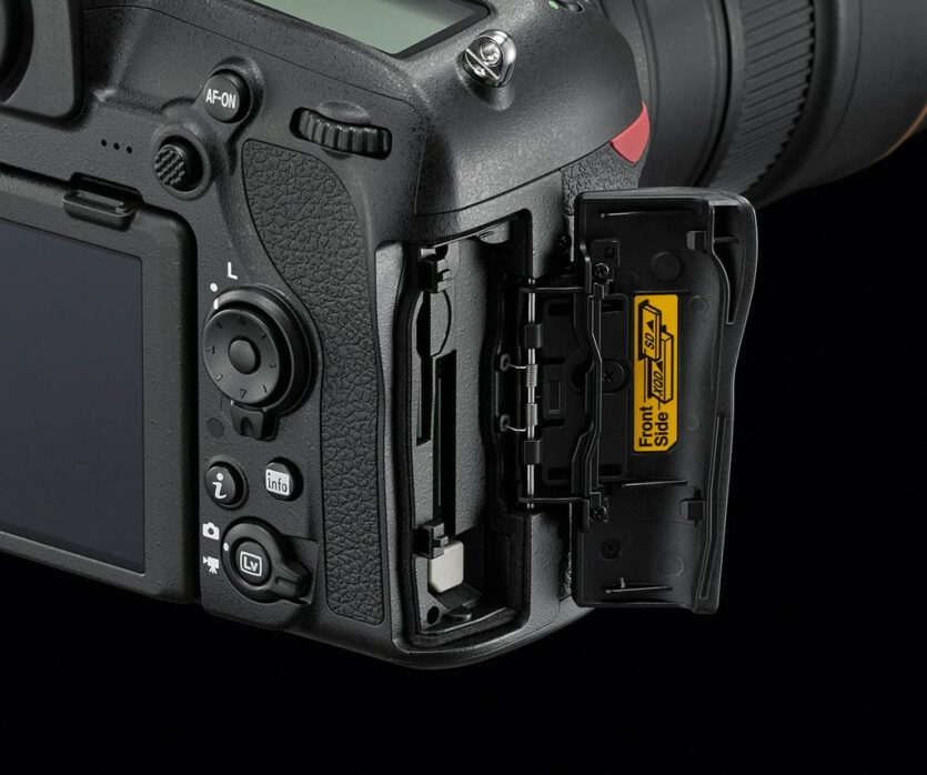 Nikon D850 Speicherkartenlaufwerk