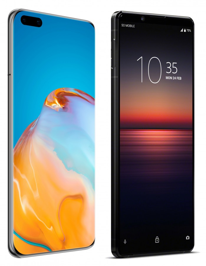 Beide Smartphones haben brillante Displays. Links: Huawei P40Pro+ (Diagonale 16,7 cm, Auflösung 2640 x 1200 Pixel), rechts: Sony Xperia 1 II (Diagonale 16,5 cm, Auflösung 3840 x 2160 Pixel).