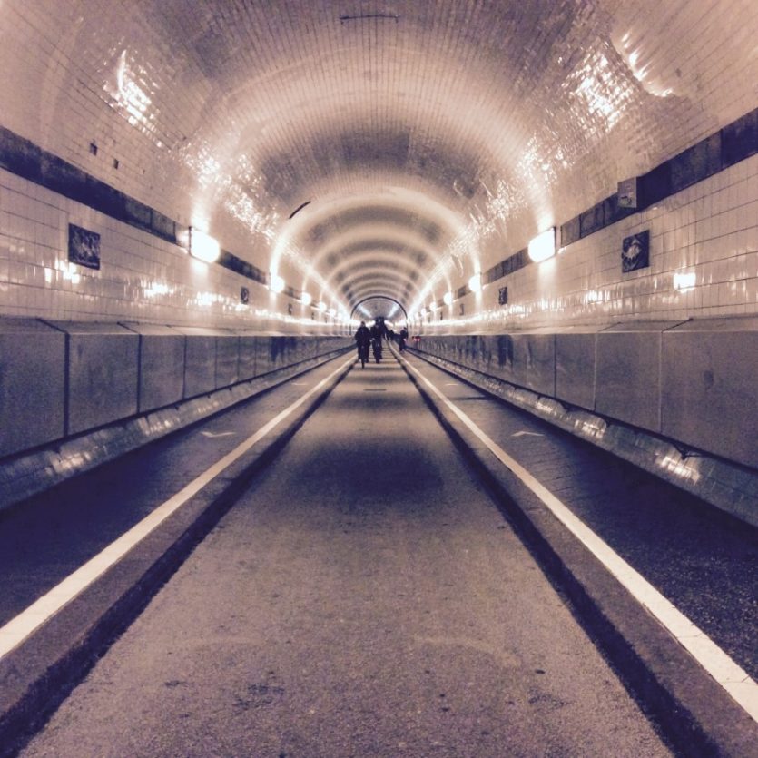 Symmetrie im Tunnel