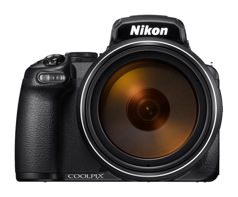 Mit ausgefahrenem Zoom wird die Nikon Coolpix P1000 über 30 cm lang.