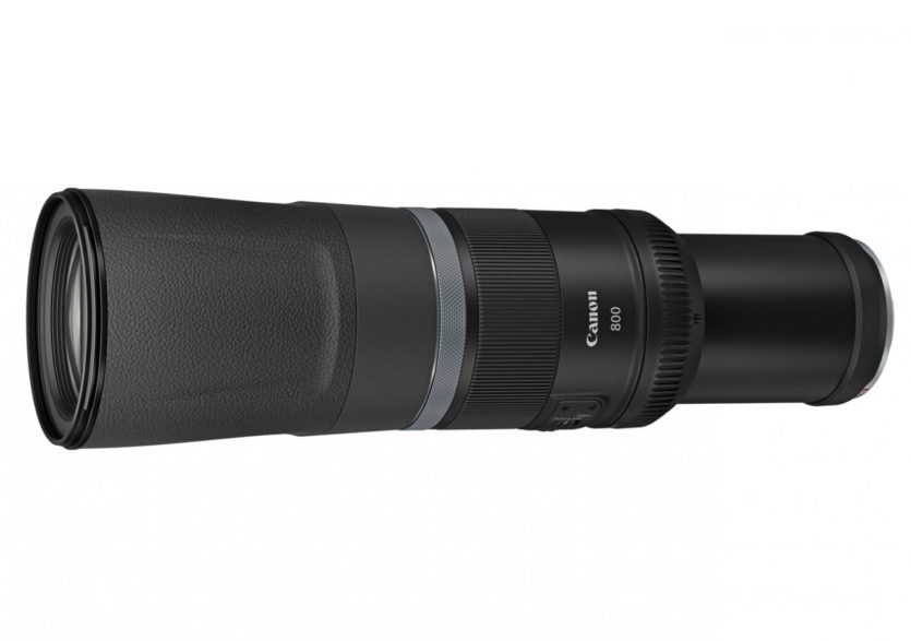 Günstiges Superteleobjektiv von Canon Ausgefahren ist das RF 11/800 mm 35,2 cm lang.