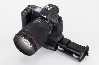 EOS rf_24-105mm_f4_l_is_usm_side_with_cap