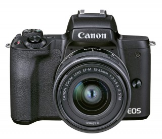 Canon EOS M50 mit ausgeklappten Monitor