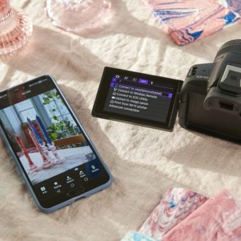 Die EOS R50 lässt sich mit der App Camera Connect steuern – zukünftig auch per USB.