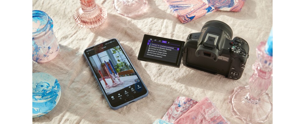 Die EOS R50 lässt sich mit der App Camera Connect steuern – zukünftig auch per USB.