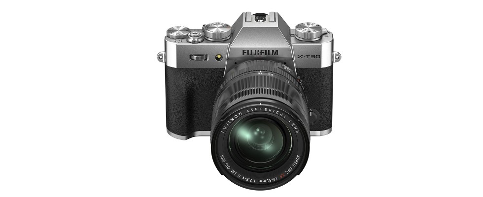 Die X-T30 II wird auch im Kit mit dem hochwertigen Objektiv XF 2,8-4/18-55 mm LM OIS angeboten.