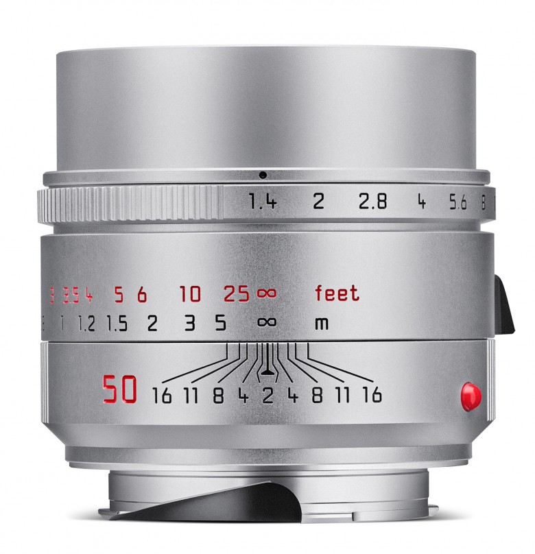 Das Leica Summilux 1,4/50 Asph. gibt es in Schwarz und Silber. Achtung die silberne Variante kostet 200 Euro mehr.