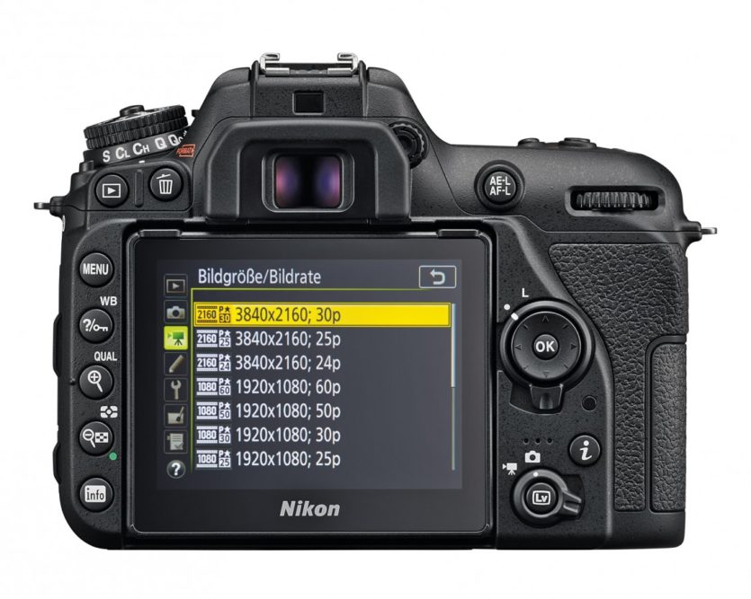 Nikon D7500 von hinten - mit Monitor