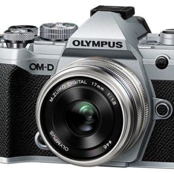 Die Olympus OM-D E-M5 Mark III ist in Schwarz oder Schwarz-Silber erhältlich.