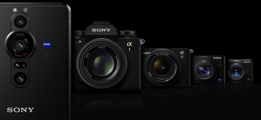 Sony Xperia Pro in einer Reihe mit Sony Kameras
