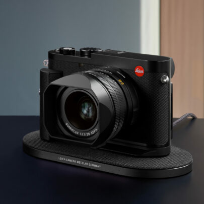 Leica Q3 auf Ladepad