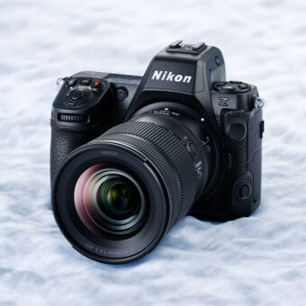 Die Nikon Z8 ist bis -10 Grad gegen Kälte geschützt und auf dem Niveau der D6 abgedichtet.