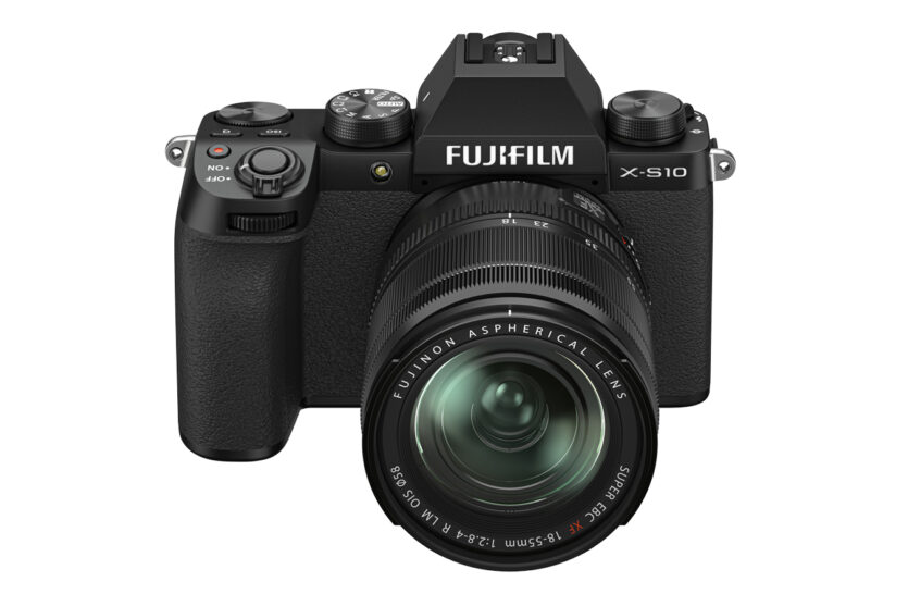 Fujifilm X-S10 von vorne