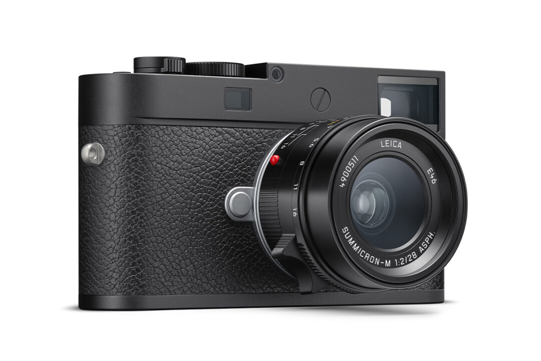 Die Leica M11-P kommt in einem Ganzmetallgehäuse aus einer Magnesiumlegierung. Den roten Punkt hat Leica wegelassen.