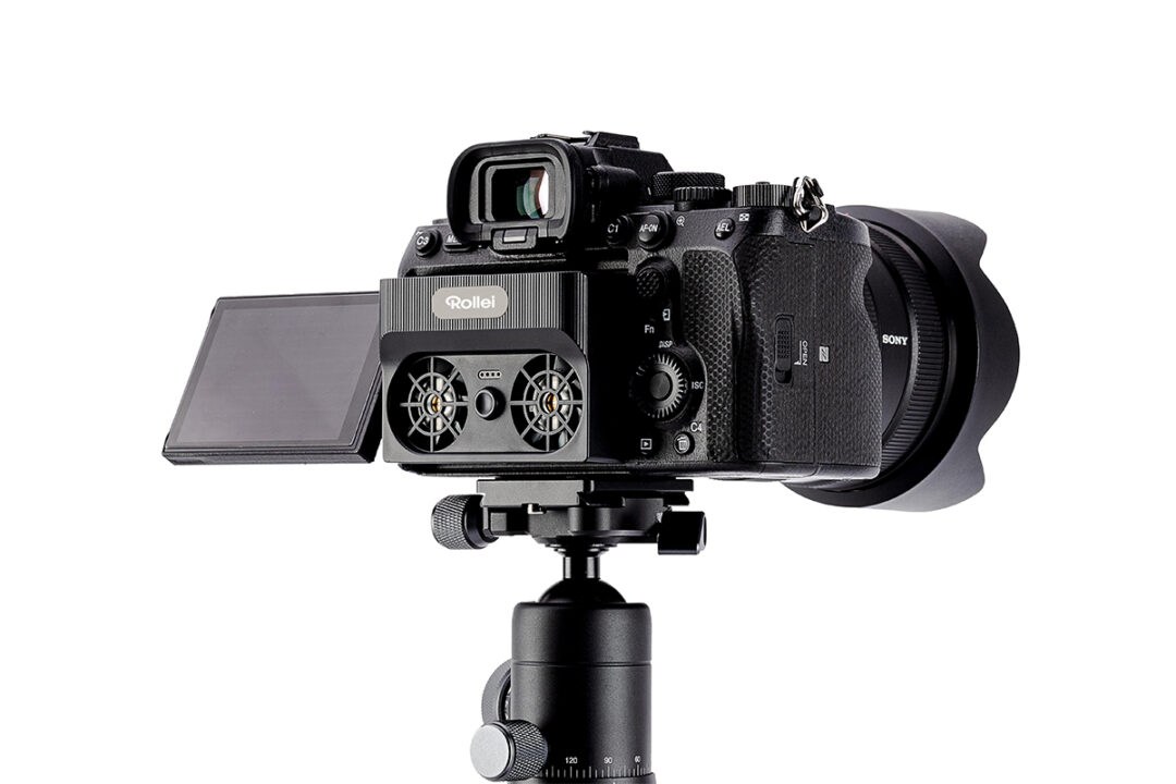 Camera Cooler CC-01 an einer Sony Alpha 7 III.
