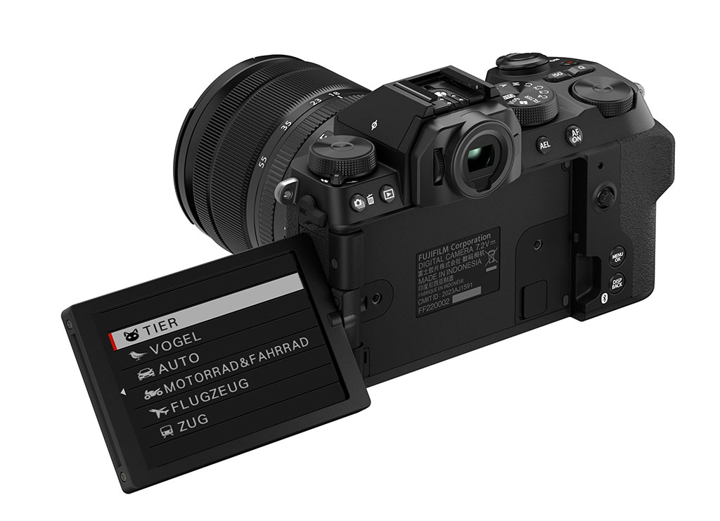 Fujifilm X-S20 mit ausgeklappten Monitor