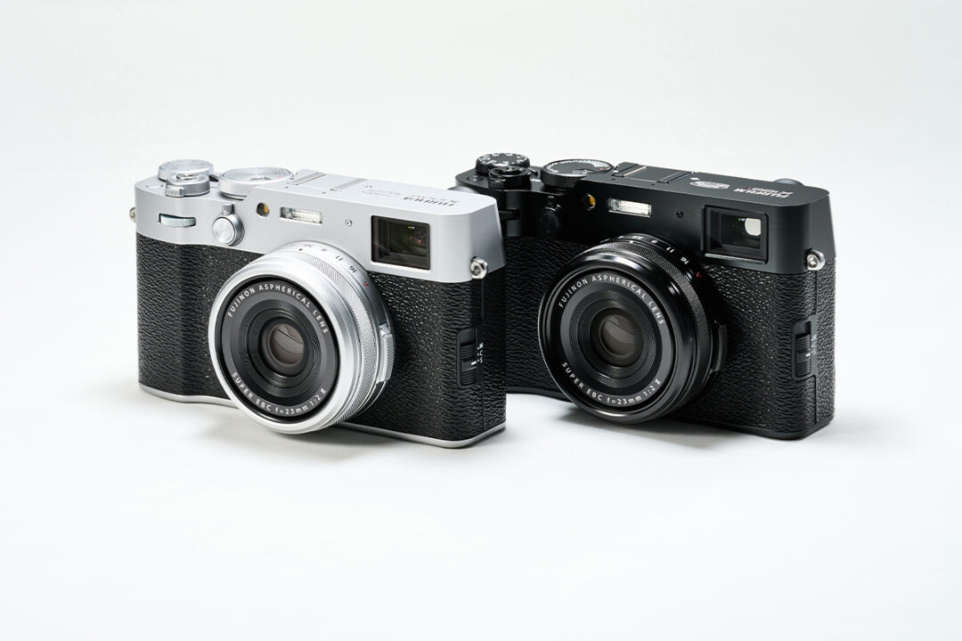 Fujifilm X100VI in Schwarz und in Silber