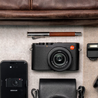 Die Leica D-Lux 8 soll mit einem Aufsteckblitz ausgeliefert werden.